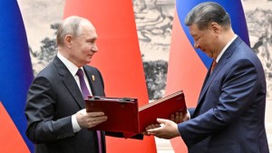 चीन र रुसबीच रणनीतिक सहयोगात्मक साझेदारी सम्बन्धलाई गहन पार्ने संयुक्त वक्तव्यमा हस्ताक्षर